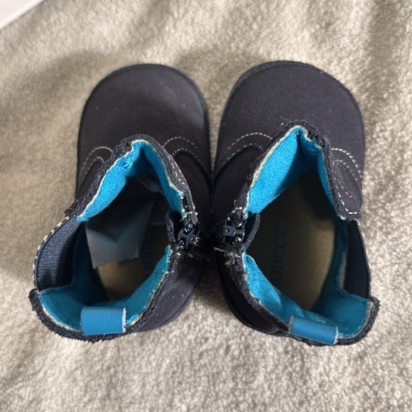 Robeez boots Kids Navy Blue Boots with Chevron Pattern 6-9 months w/ box - Picture 6 of 7